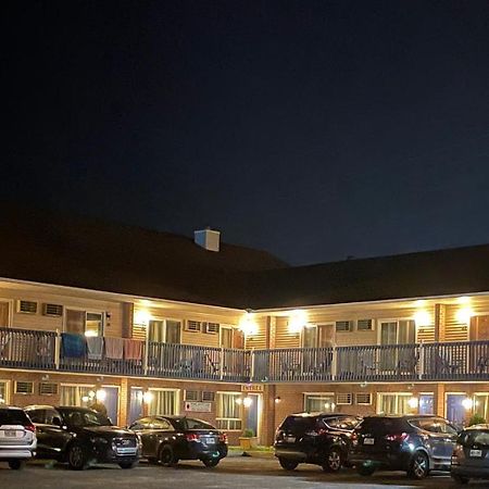 Hotel Motel גרנבי מראה חיצוני תמונה