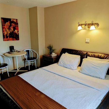 Hotel Motel גרנבי מראה חיצוני תמונה