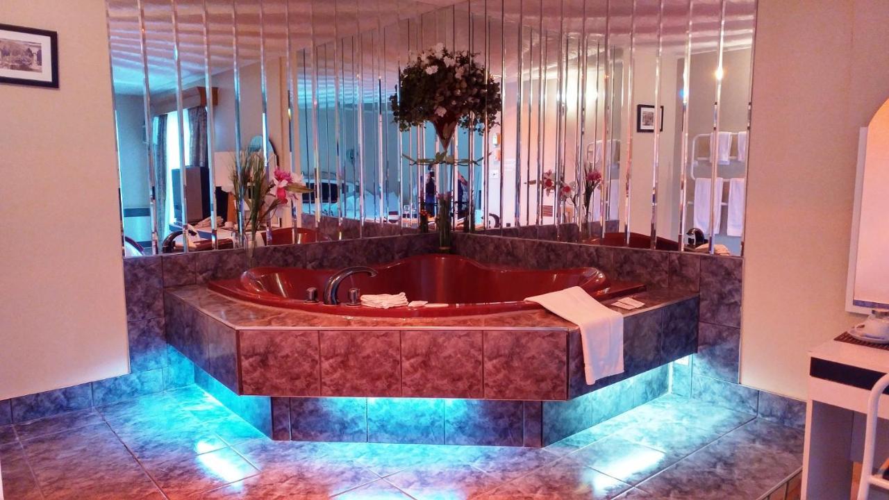 Hotel Motel גרנבי מראה חיצוני תמונה