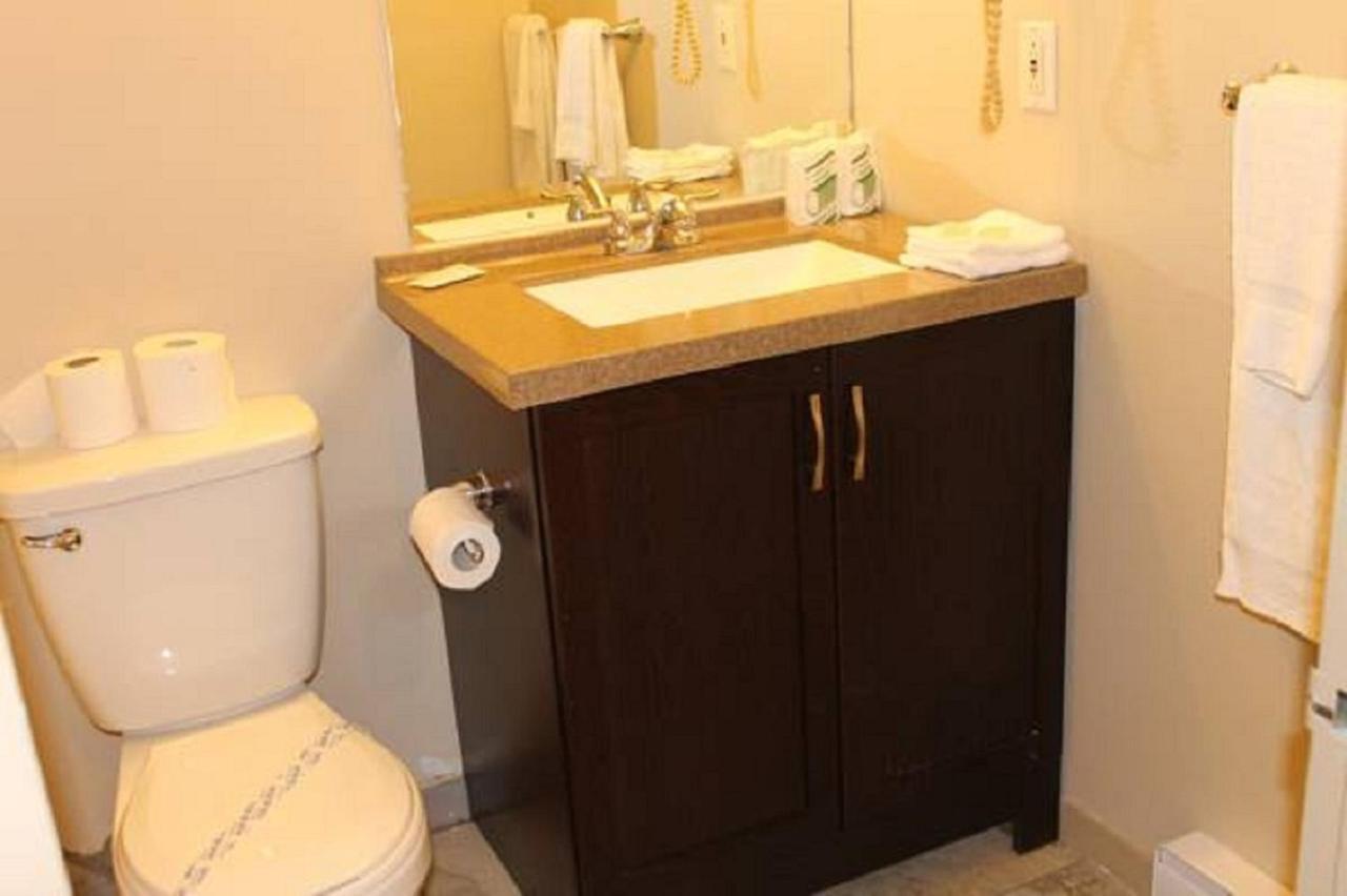 Hotel Motel גרנבי מראה חיצוני תמונה