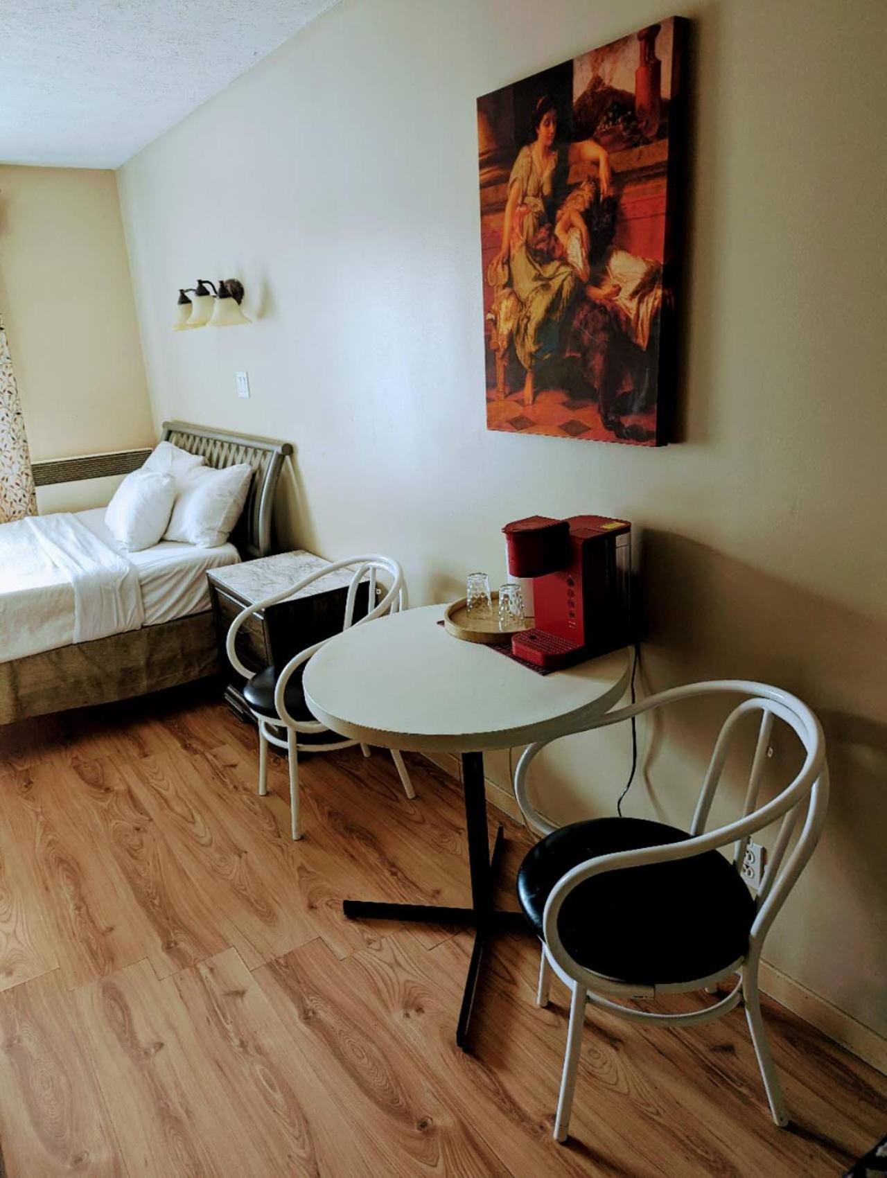 Hotel Motel גרנבי מראה חיצוני תמונה