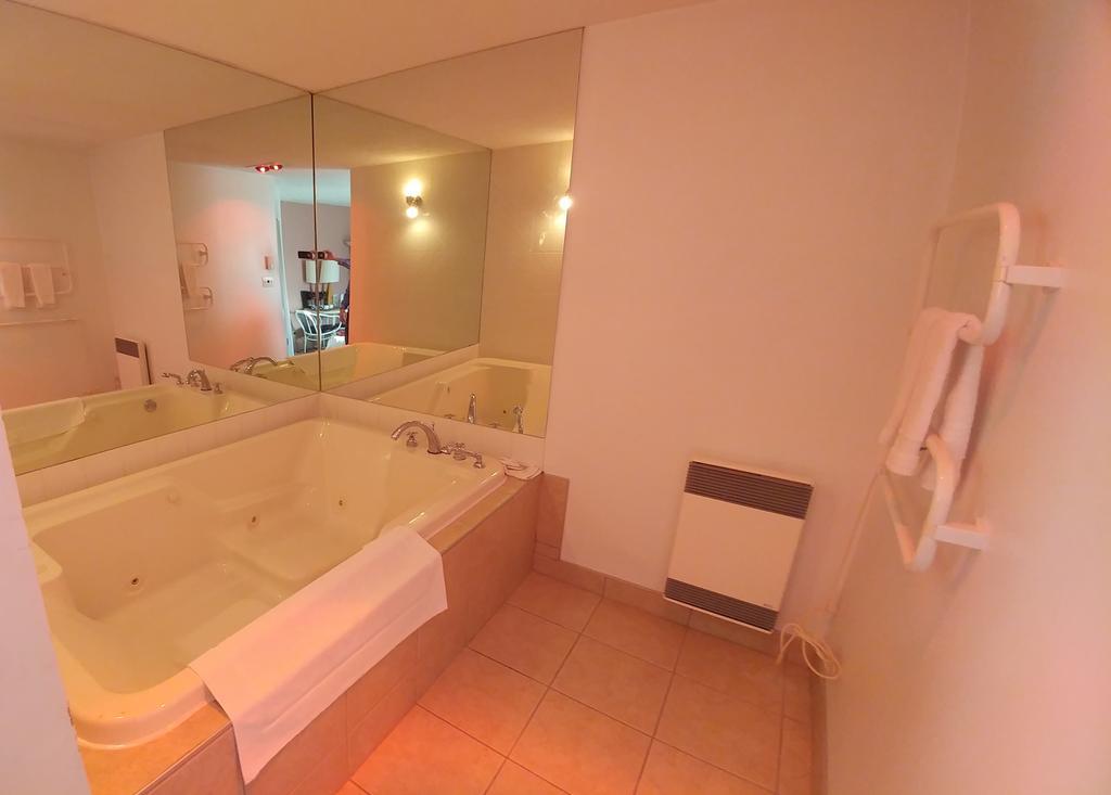 Hotel Motel גרנבי מראה חיצוני תמונה