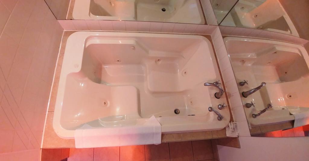 Hotel Motel גרנבי מראה חיצוני תמונה