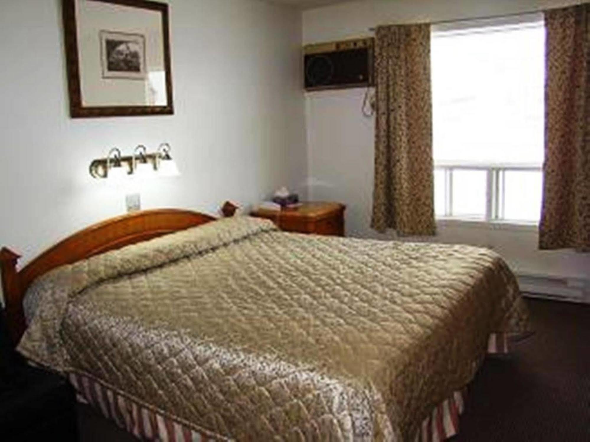 Hotel Motel גרנבי מראה חיצוני תמונה